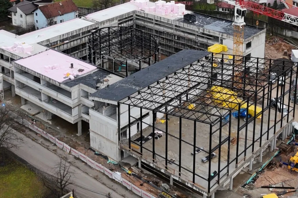 Pogledajte kako napreduje gradnja na Stupu: Nova škola s laboratorijama, bibliotekom i garažom